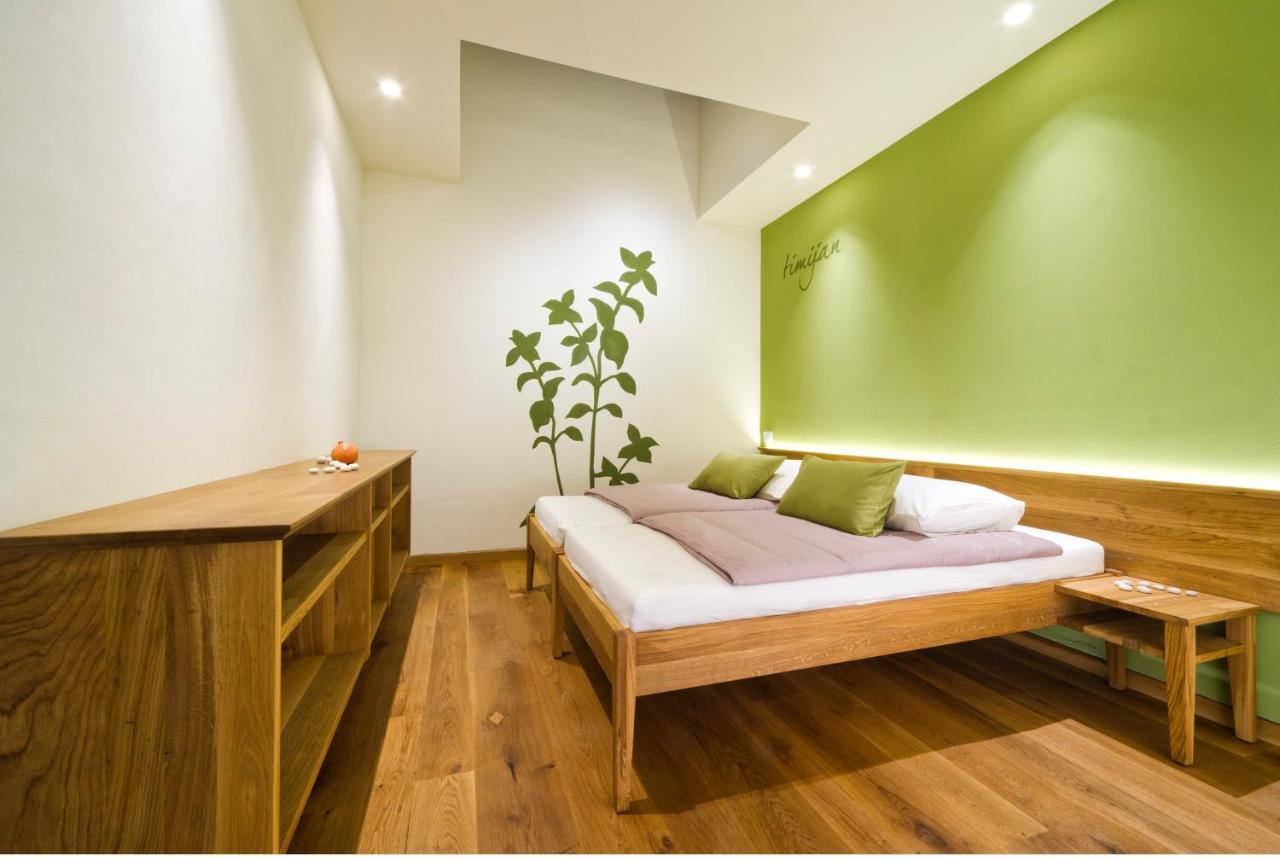 Majerija Hotel Vipava Ngoại thất bức ảnh